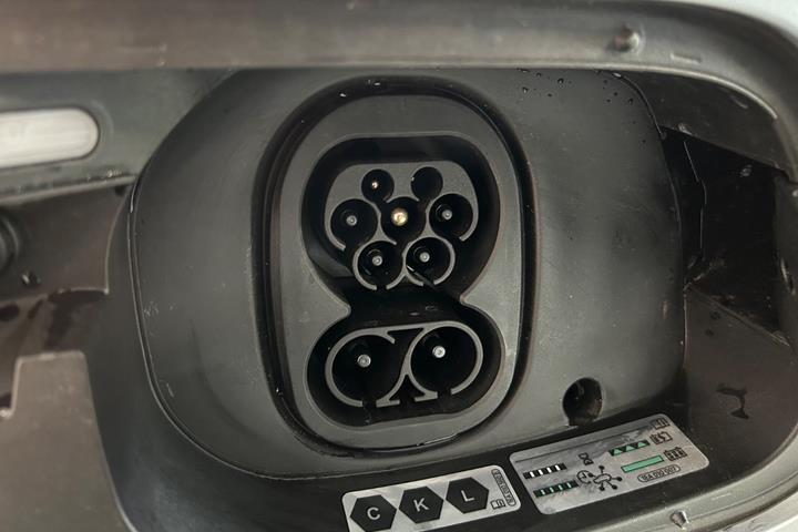 Sølv VW ID.4 fra 2025