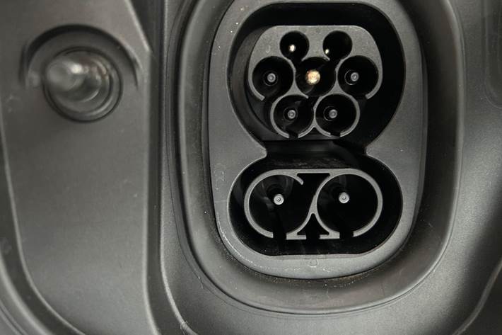 Hvid VW ID.Buzz fra 2024