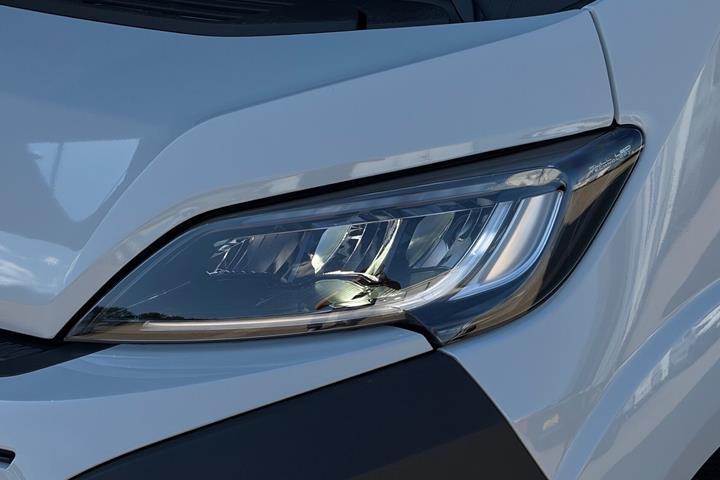 Grå Fiat Ducato fra 2026
