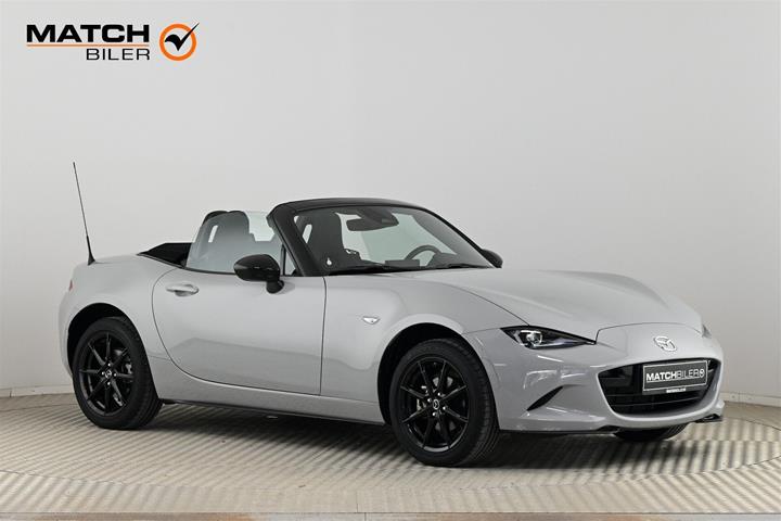 Grå Mazda MX-5 fra 2024 set udefra