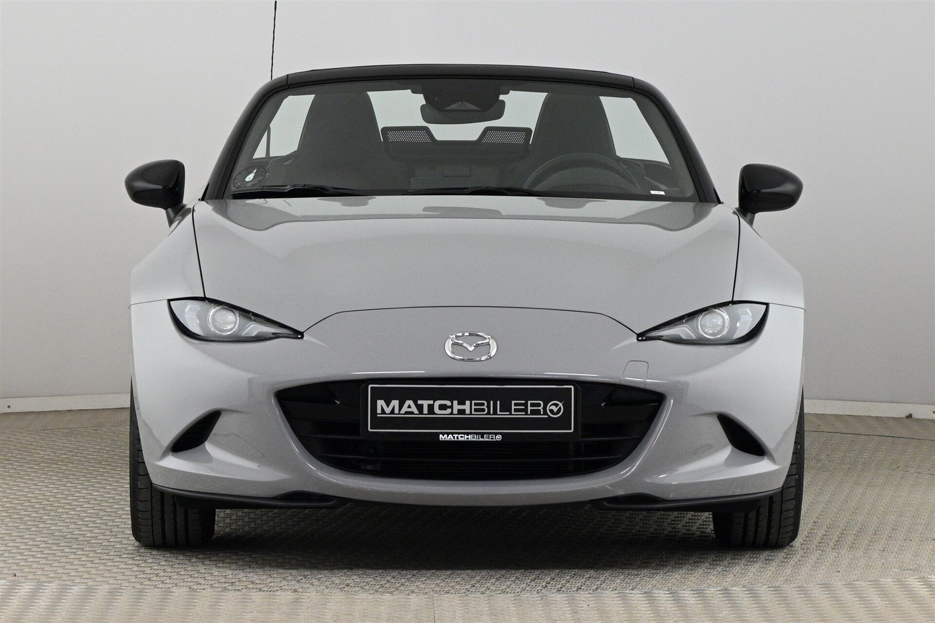Grå Mazda MX-5 fra 2024