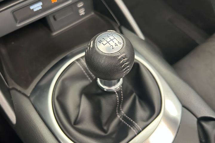 Grå Mazda MX-5 fra 2024