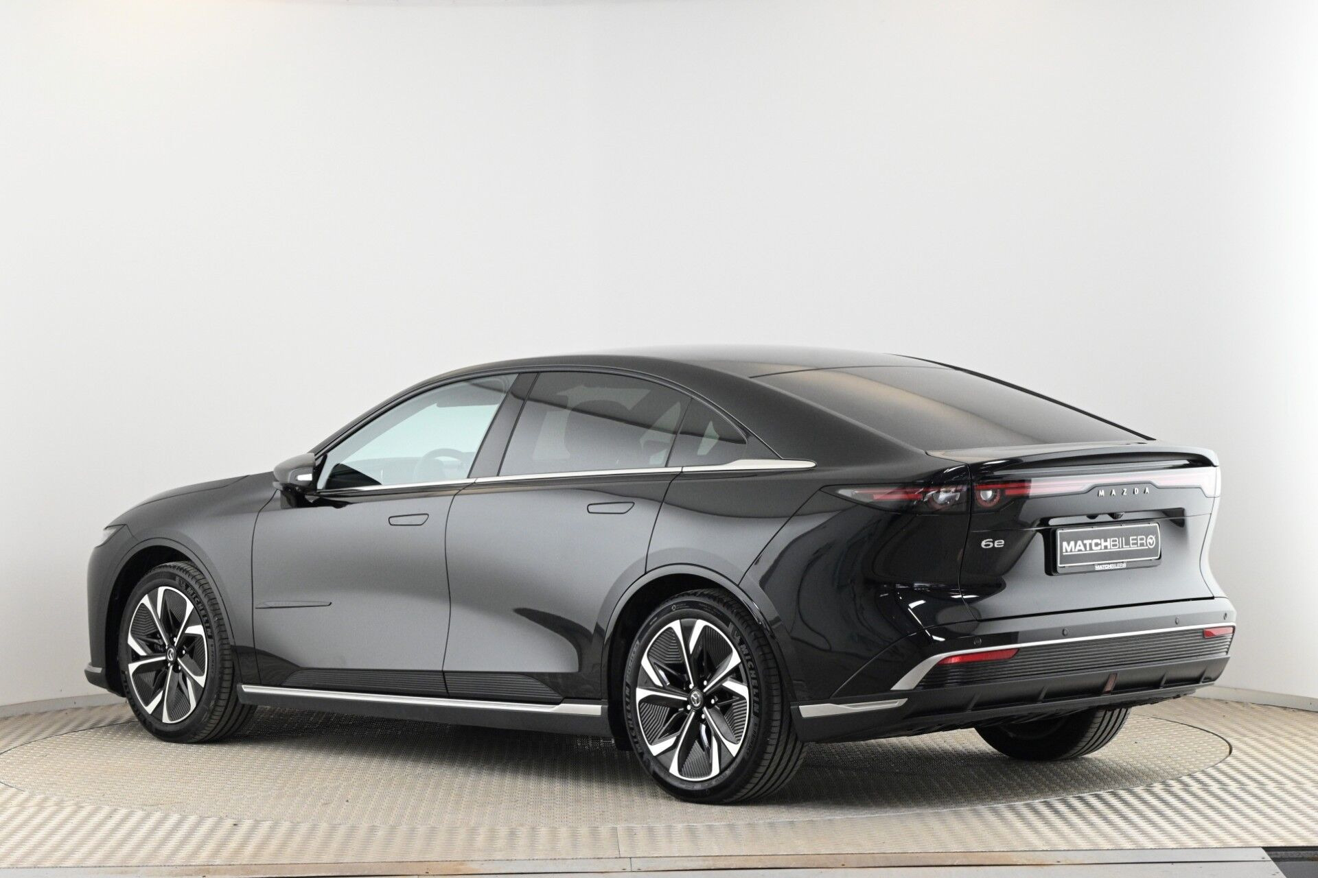 Sort Mazda 6e fra 2026