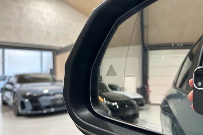 Grøn BMW iX1 fra 2023