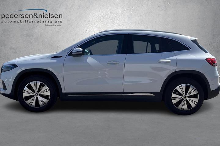 Hvid Mercedes EQA 250 fra 2022