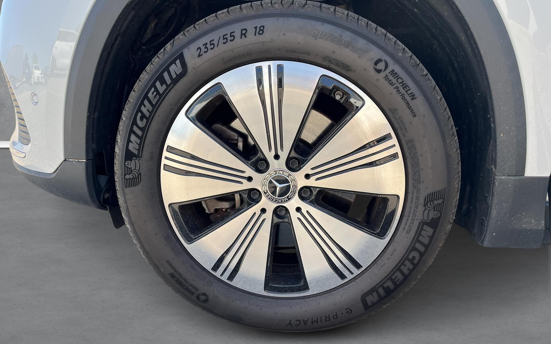 Hvid Mercedes EQA 250 fra 2022