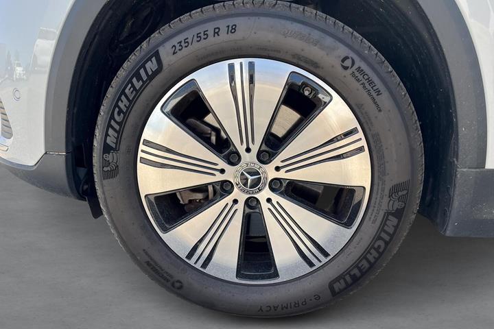 Hvid Mercedes EQA 250 fra 2022