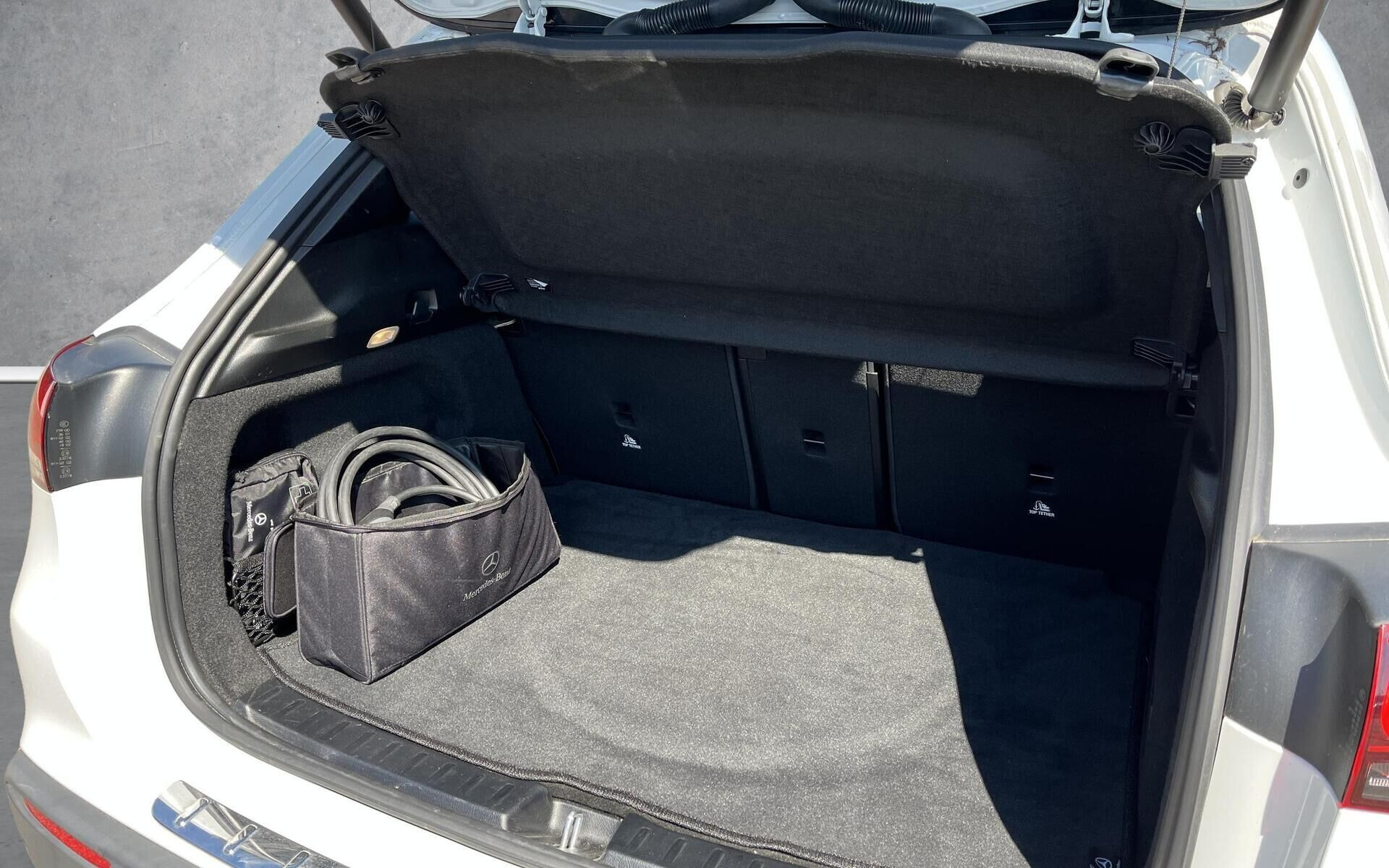 Hvid Mercedes EQA 250 fra 2022