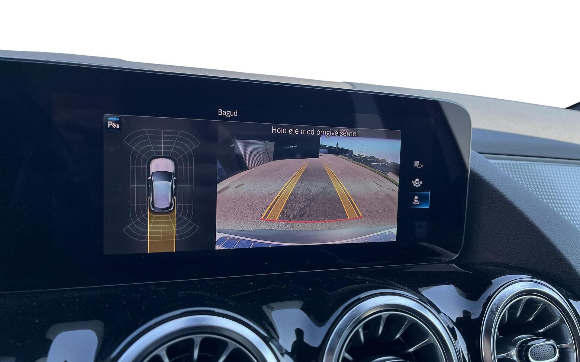 Hvid Mercedes EQA 250 fra 2022