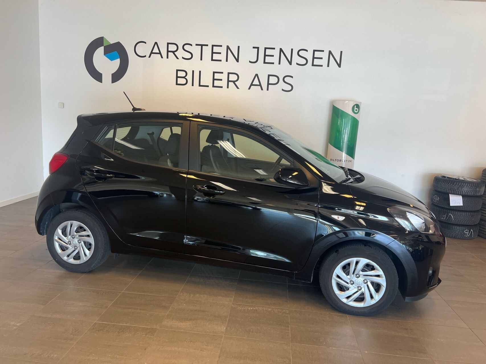 Sort Hyundai i10 fra 2023