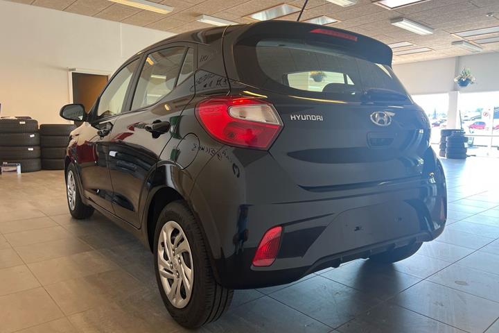 Sort Hyundai i10 fra 2023
