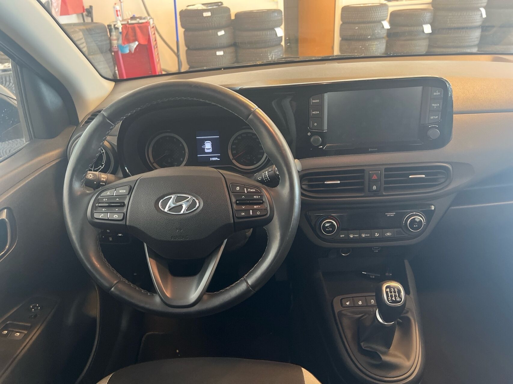 Sort Hyundai i10 fra 2023