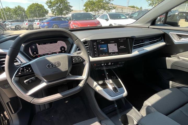 Sort Audi Q4 fra 2026