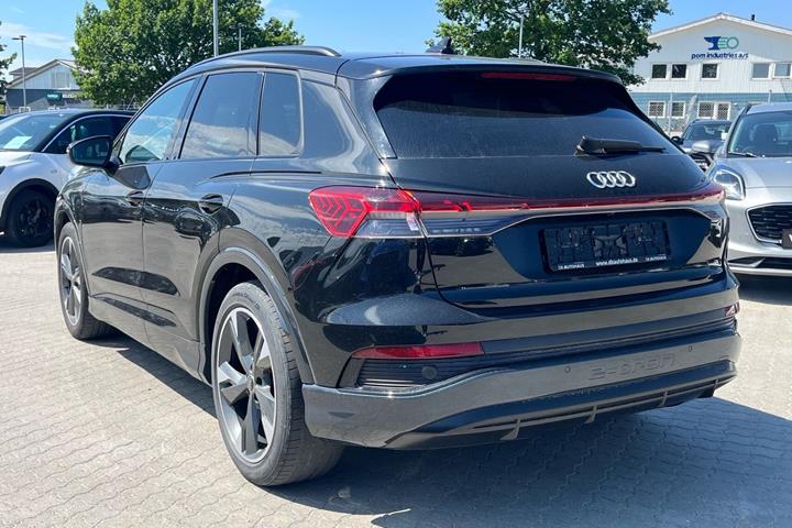 Sort Audi Q4 fra 2024