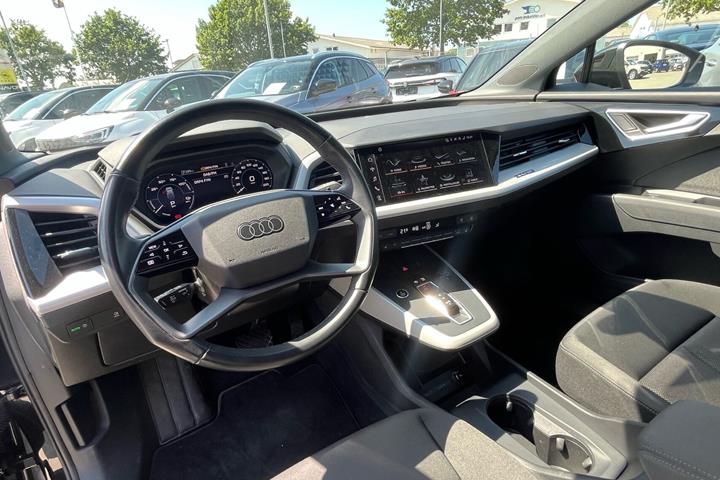 Sort Audi Q4 fra 2024