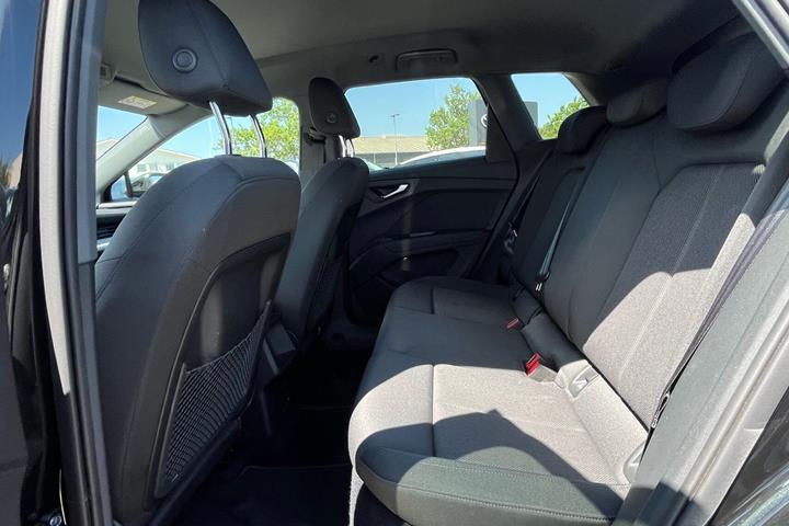 Sort Audi Q4 fra 2024