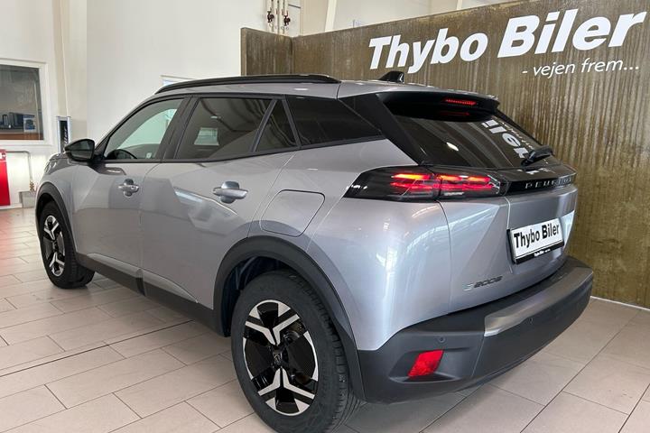 Grå Peugeot e-2008 fra 2025