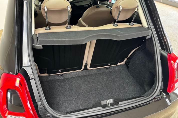 Sort Fiat 500 fra 2018