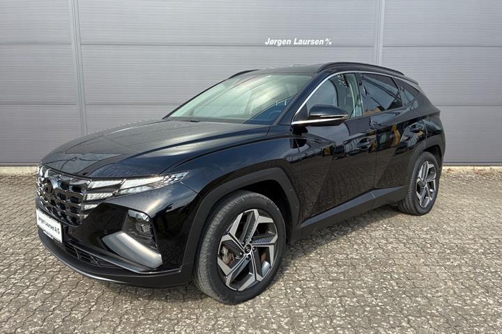 Sort Hyundai Tucson fra 2021 set udefra