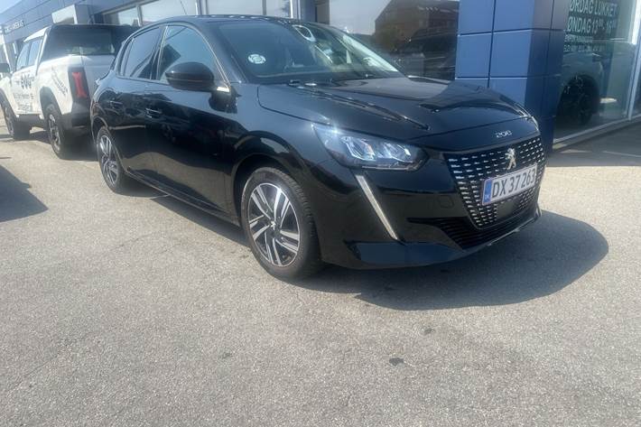 Sort Peugeot 208 fra 2023