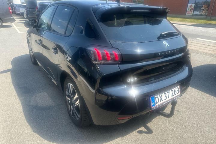 Sort Peugeot 208 fra 2023