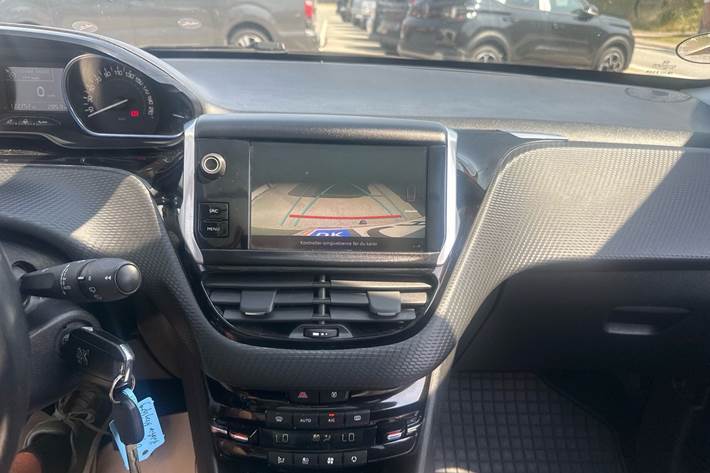 Sort Peugeot 2008 fra 2018