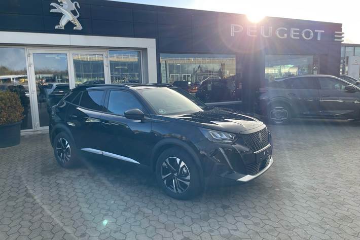 Sort Peugeot e-2008 fra 2023