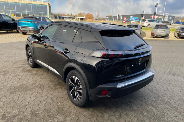 Sort Peugeot e-2008 fra 2023