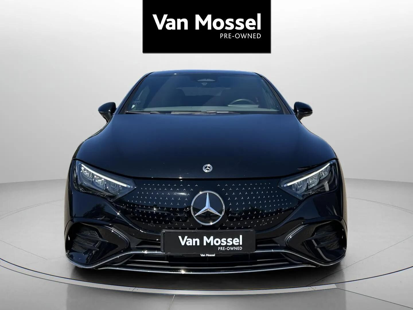 Sort Mercedes EQE 350+ fra 2025