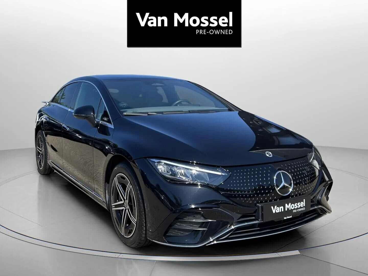 Sort Mercedes EQE 350+ fra 2025
