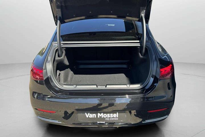 Sort Mercedes EQE 350+ fra 2025