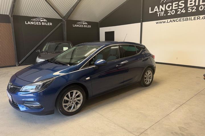 Blå Opel Astra fra 2020