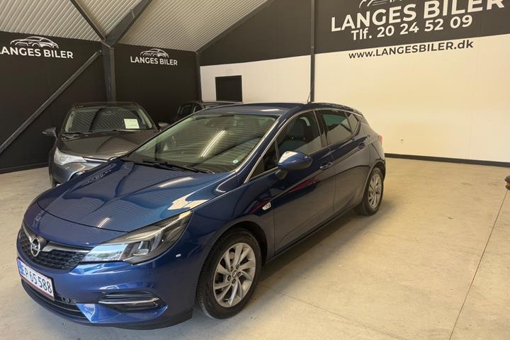 Blå Opel Astra fra 2020