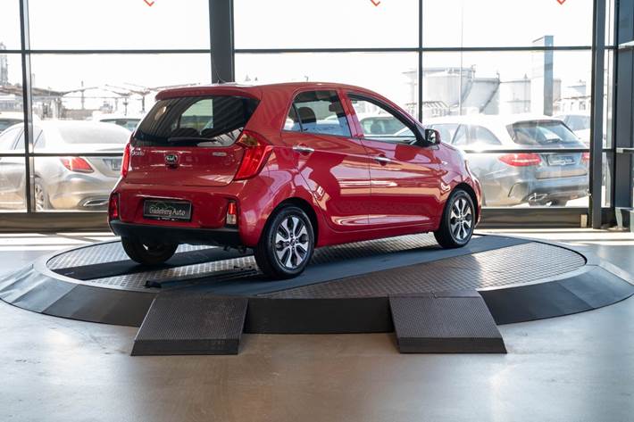 Rød Kia Picanto fra 2016