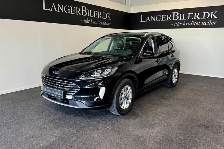 Sort Ford Kuga fra 2021 set udefra