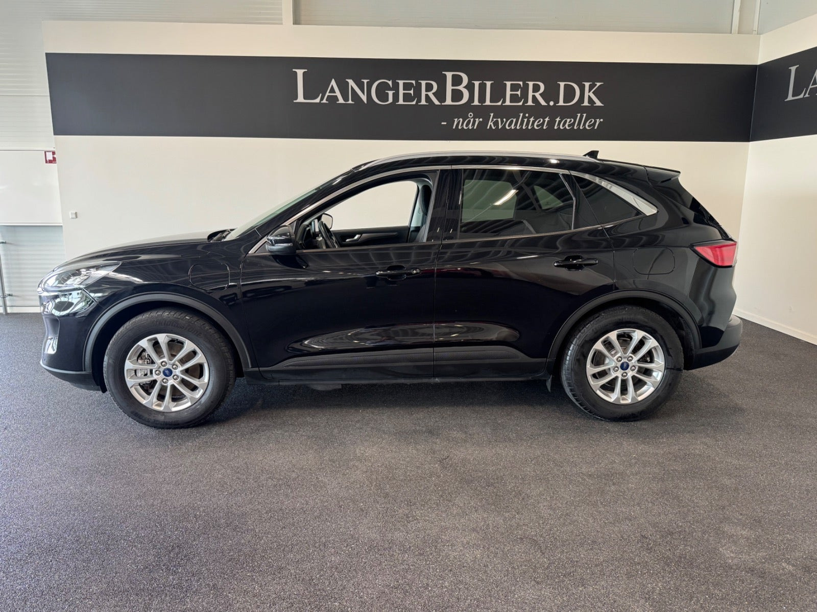 Sort Ford Kuga fra 2021