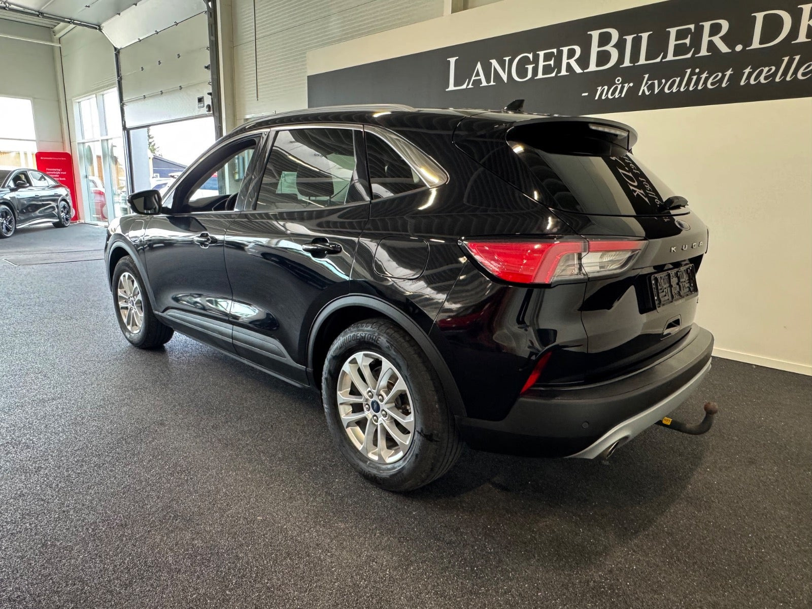 Sort Ford Kuga fra 2021