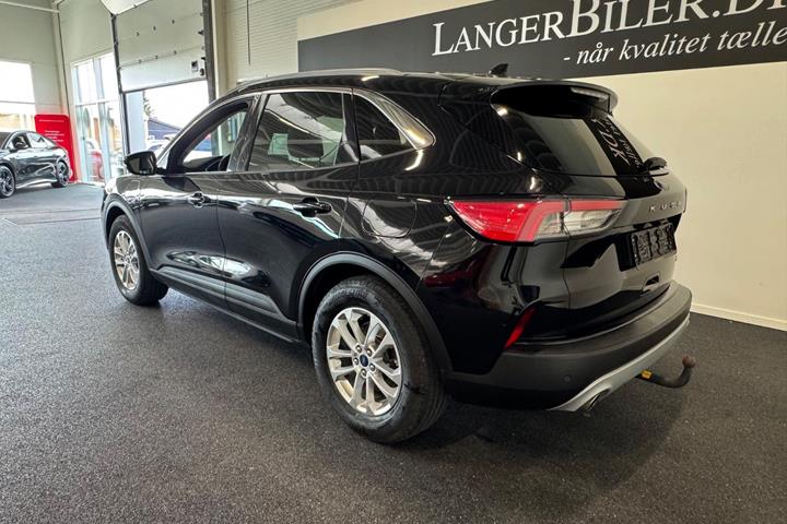 Sort Ford Kuga fra 2021