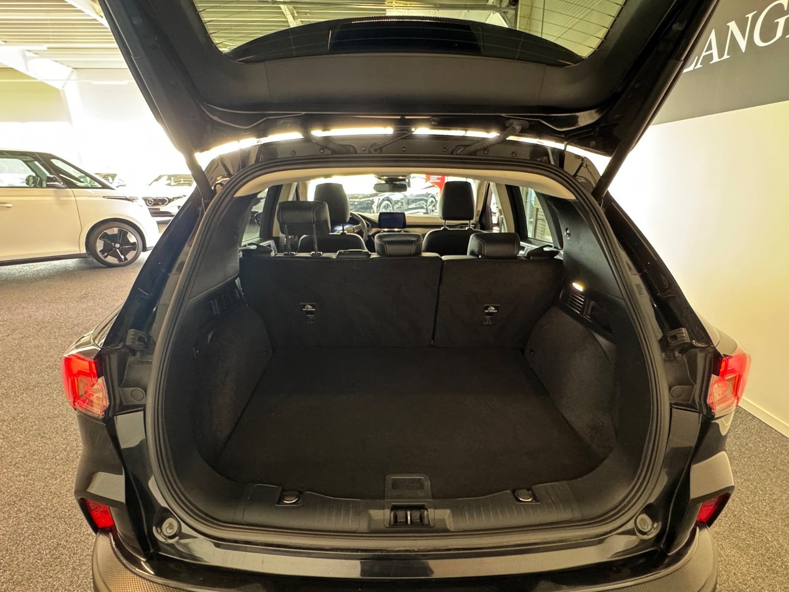 Sort Ford Kuga fra 2021