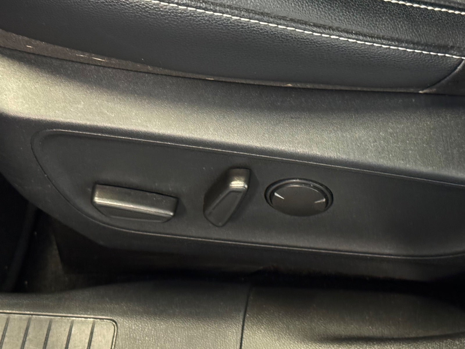 Sort Ford Kuga fra 2021
