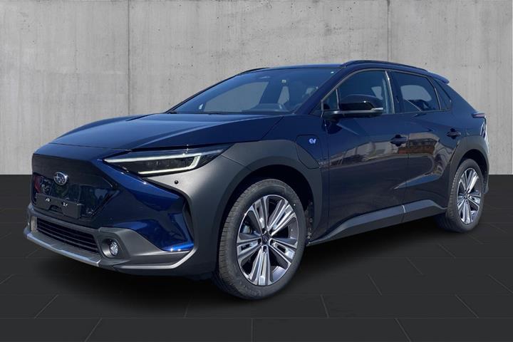 Blå Subaru Solterra fra 2025 set udefra