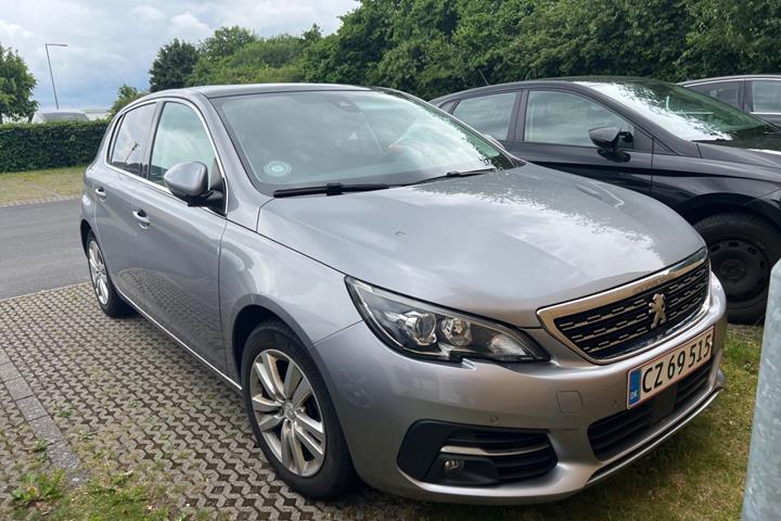Sølv Peugeot 308 fra 2018