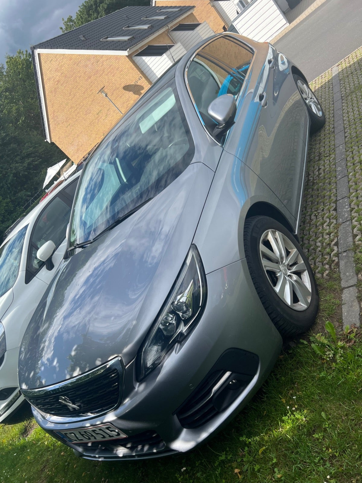 Sølv Peugeot 308 fra 2018