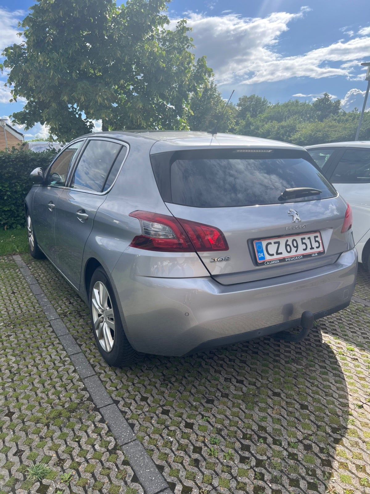 Sølv Peugeot 308 fra 2018