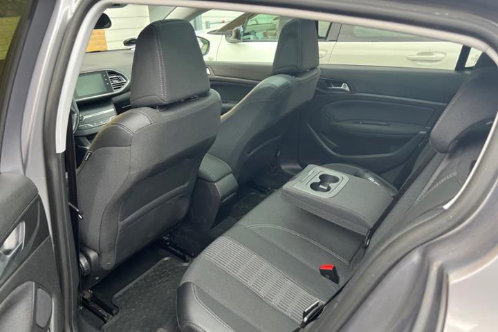 Sølv Peugeot 308 fra 2018