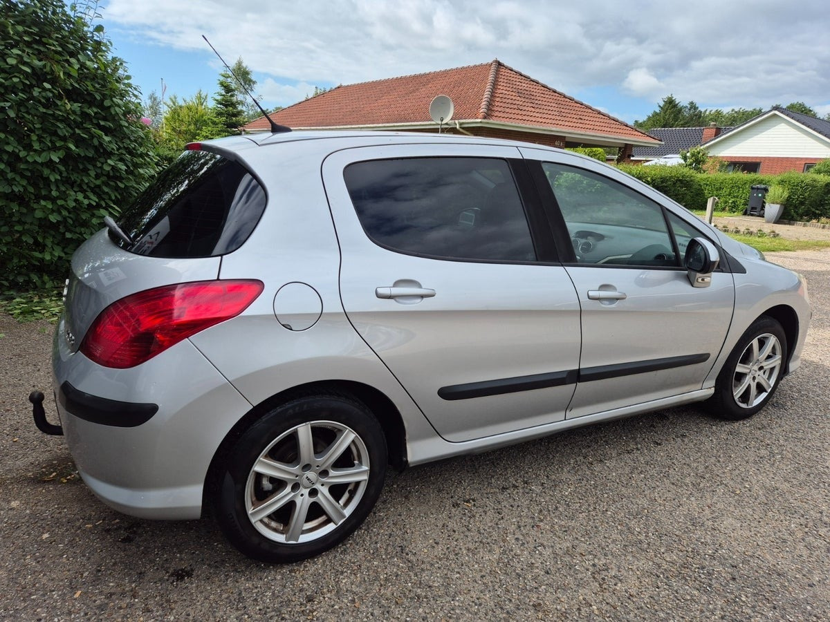 Grøn Peugeot 308 fra 2008