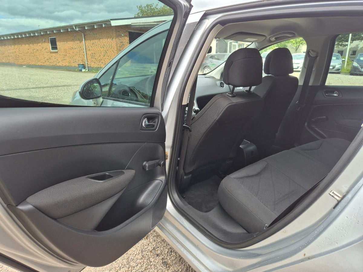 Grøn Peugeot 308 fra 2008