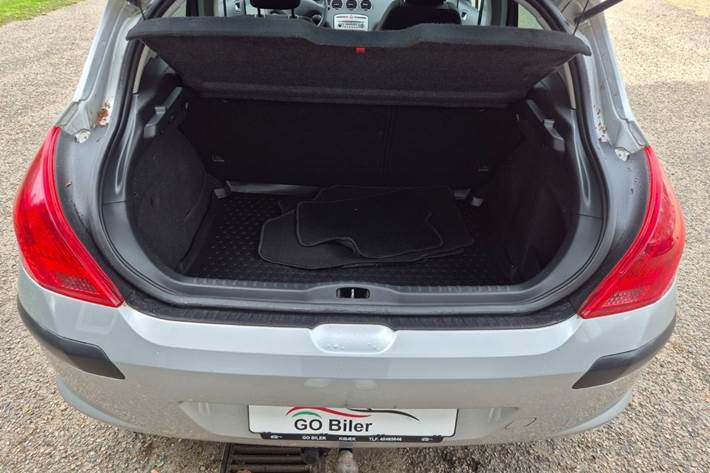Grøn Peugeot 308 fra 2008