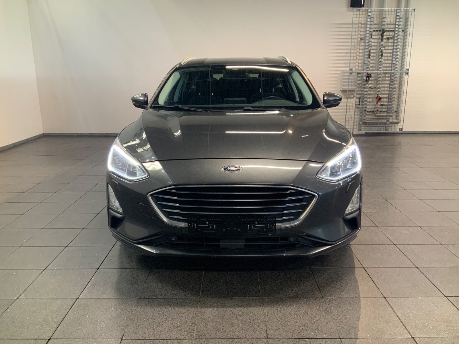 Grå Ford Focus fra 2019
