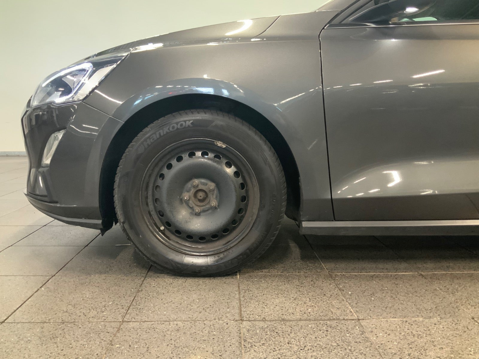 Grå Ford Focus fra 2019